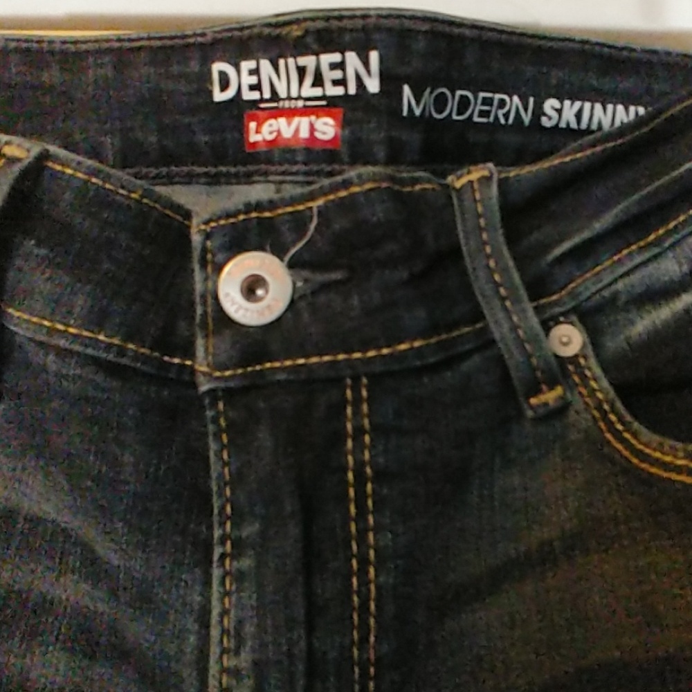 Jeans - Picture 2 of 3